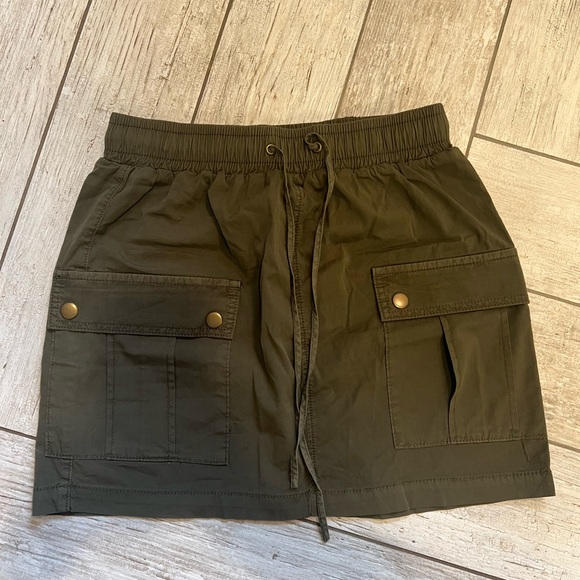 Evereve Dark Green cargo skirt with drawstring casual comfort - Picture 4 of 10
